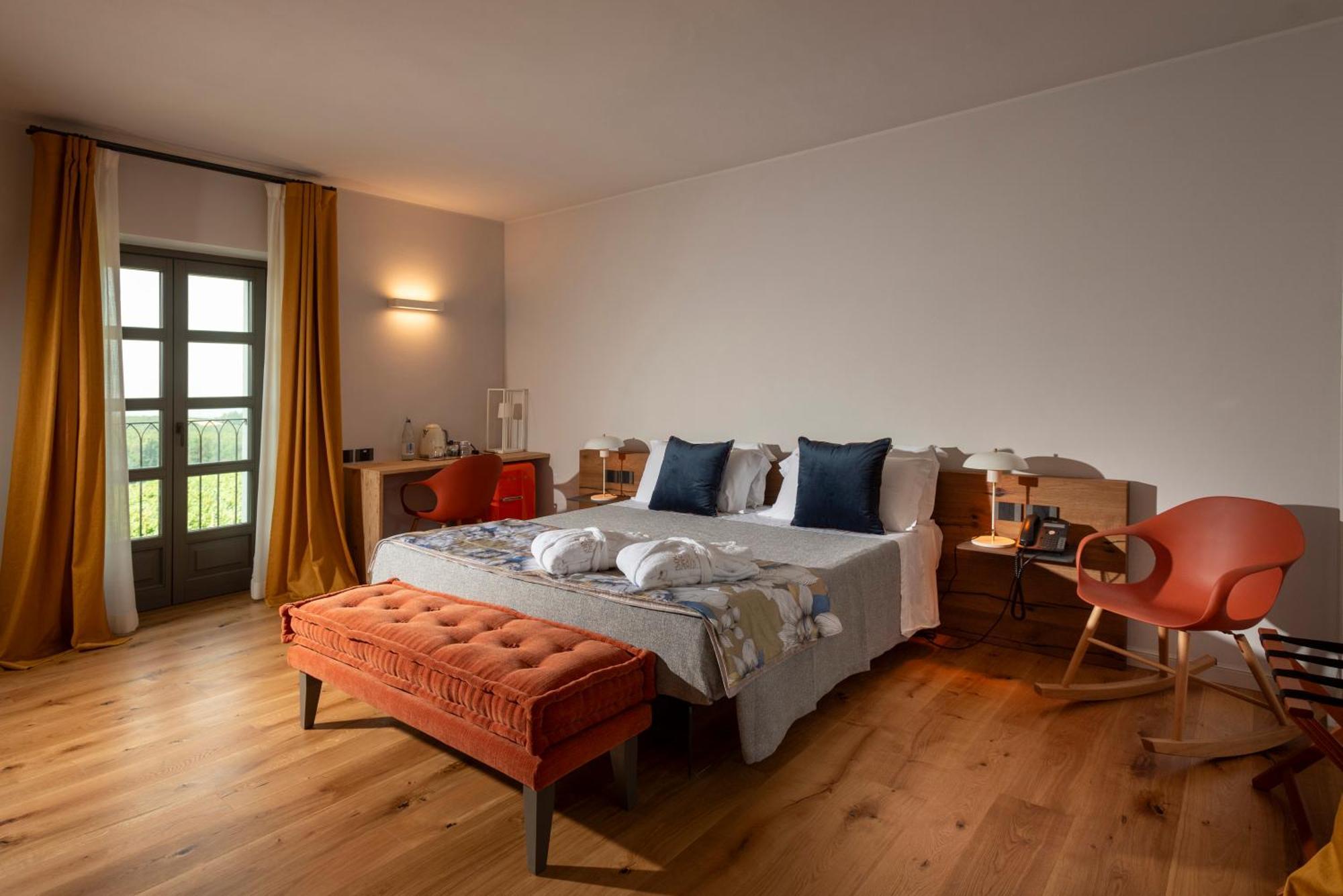 Antica Dimora Dosio Bed and Breakfast La Morra Buitenkant foto